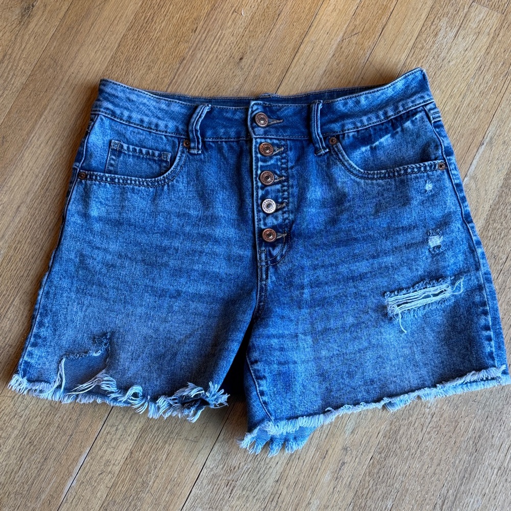 Stylish Button-Up Blue Denim Shorts